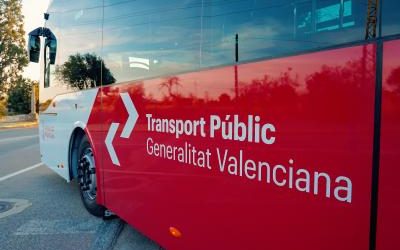 Muro torna a reunir-se amb la Conselleria per insistir en les millores del servei d’autobús comarcal junt amb alcaldes del Comtat i l’Alcoià