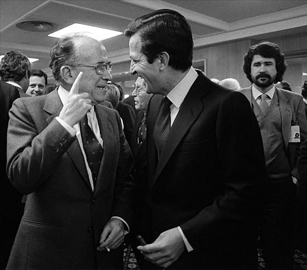 Conferència “Cinc hores que van canviar Espanya (i altres històries de la Transició)” amb el periodista Carlos Santos